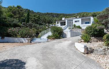 Gîte pour 10 personnes, avec terrasse à Solliès-Ville