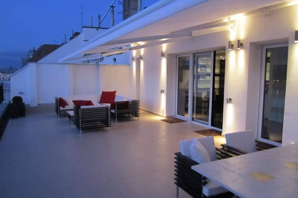 Apartamento entero, Penthouse en el centro con vista única al Danubio y las montañas de Budapest in Budapest, Közép-Magyarország