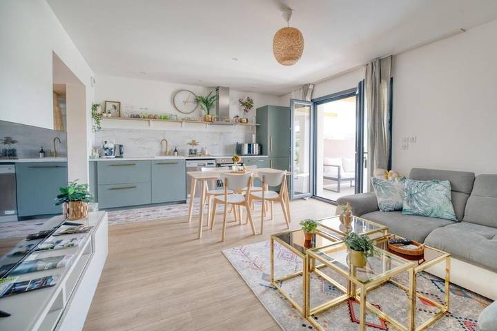 Appartement de vacances pour 2 personnes, avec Terrasse ainsi que Piscine et Vue