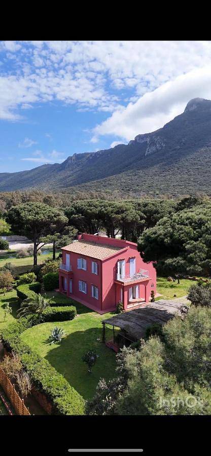 Villa per 8 persone, con Balcone e Terrazza nonché Giardino e Piscina a Sabaudia