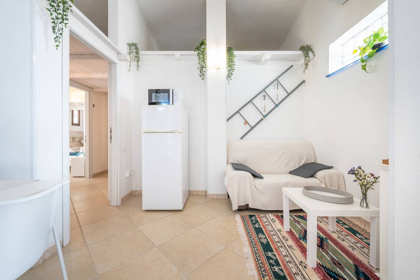 Maison de vacances 'Villa D'Oro' avec vue sur la mer, Wi-Fi et climatisation in Maddalena Spiaggia, Capoterra