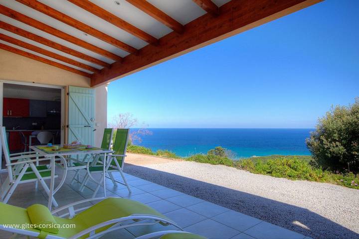 Gîte pour 4 personnes, avec Terrasse et Vue à Corbara