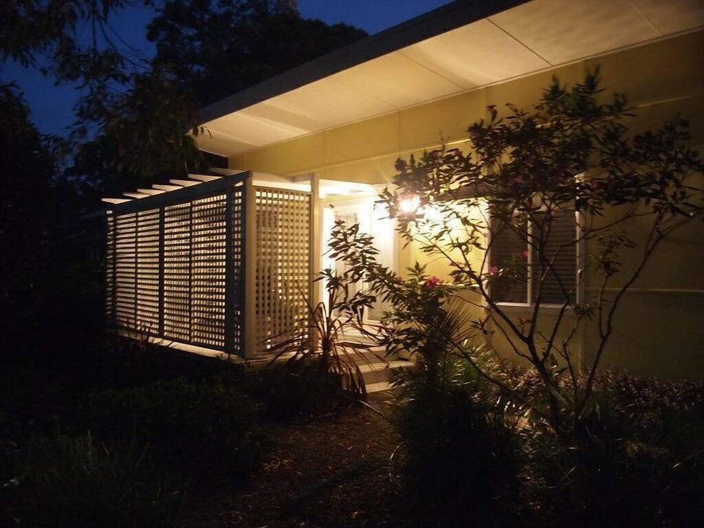 Retro Beach House at Pearl Beach in Pearl Beach, New South Wales