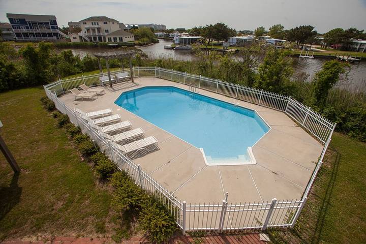 Vacation rental for 25 people, with terrace, with pets in Virginia Beach