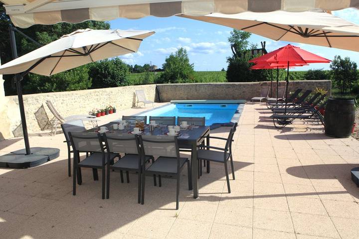 Chambre d’hôte pour 2 personnes, avec jardin et piscine à Saint-Seurin-de-Cadourne