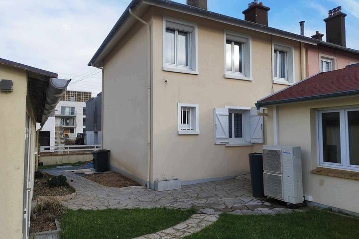 Hus för 7 Personer, med trädgård i Normandie