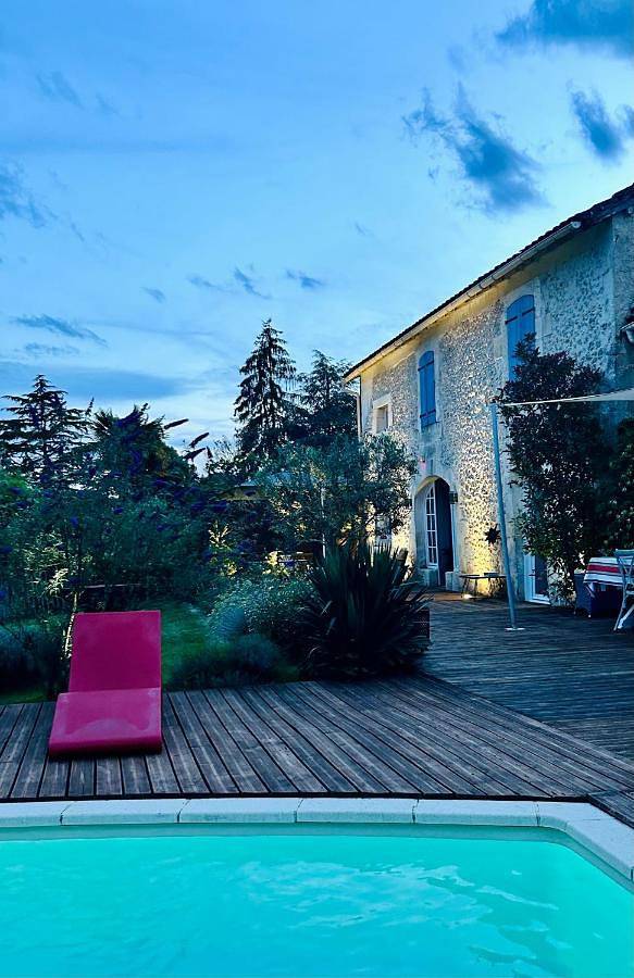 Location de vacances pour 2 personnes, avec terrasse et jardin ainsi que piscine et vue à Saint-Maime-de-Péreyrol - 2