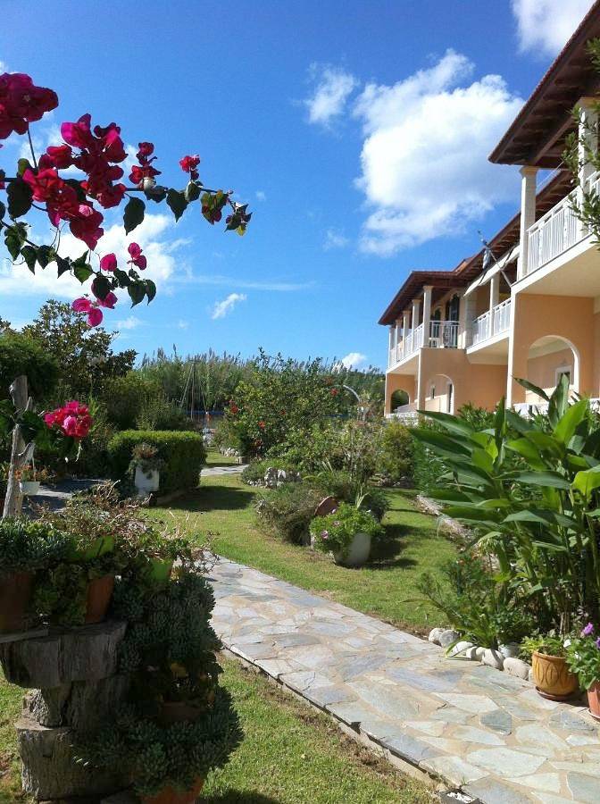 Vakantiepark voor 2 personen, with Balkon and Terras as well as Tuin and Zwembad op Corfu