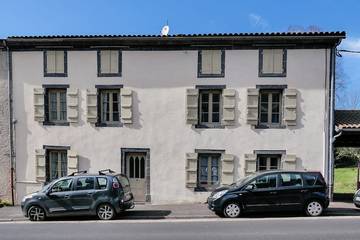 Location de vacances pour 5 personnes, avec terrasse et jardin à Pontgibaud