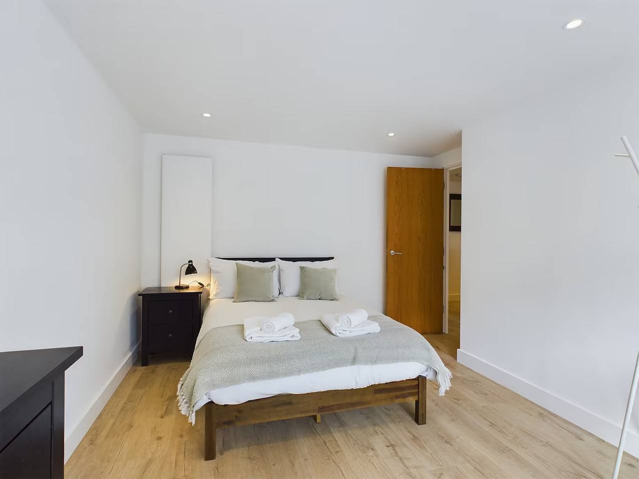 Entire apartment, Modern 4Bed 3Bath Balcony Apartment in Shoreditch - Pass the Keys in Bethnal Green, London