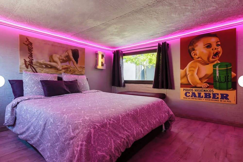 Spectacular sea and mountain views in a house designed by an artist in Teià, Costa del Maresme