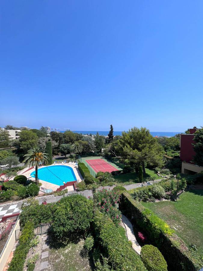 Gîte pour 6 personnes, avec balcon ainsi que piscine et vue dans Parc de Vaugrenier