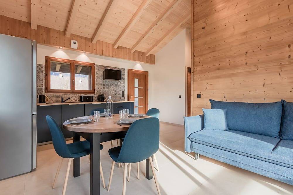 Entire apartment, Rocher Blanc - Rénové - Spacieux - 4pax in Passy, Pays du Mont-Blanc