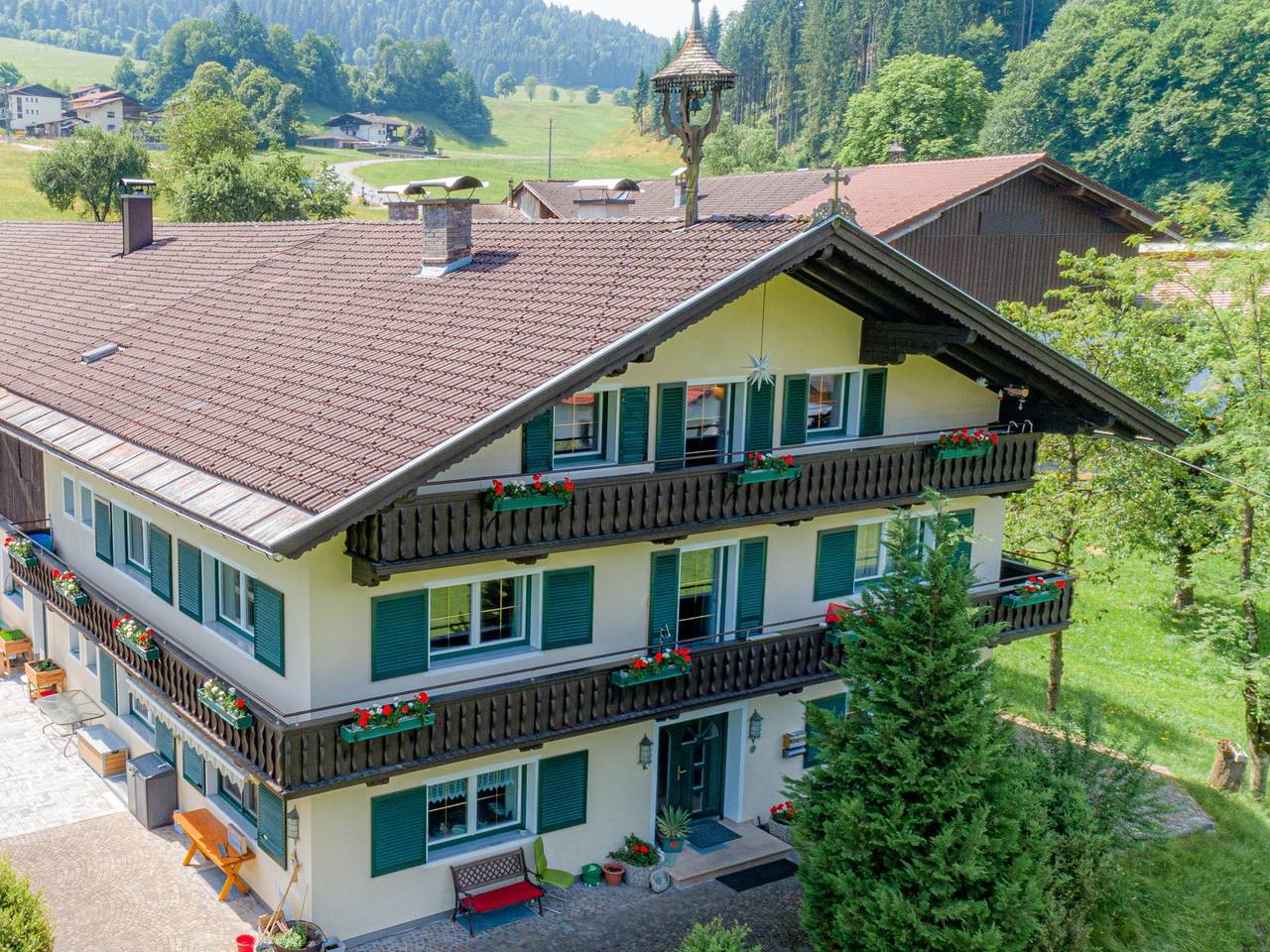 Ganze Wohnung, Komfortable Ferienwohnung, 1,2 km zum Skilift in Itter, Kaisergebirge