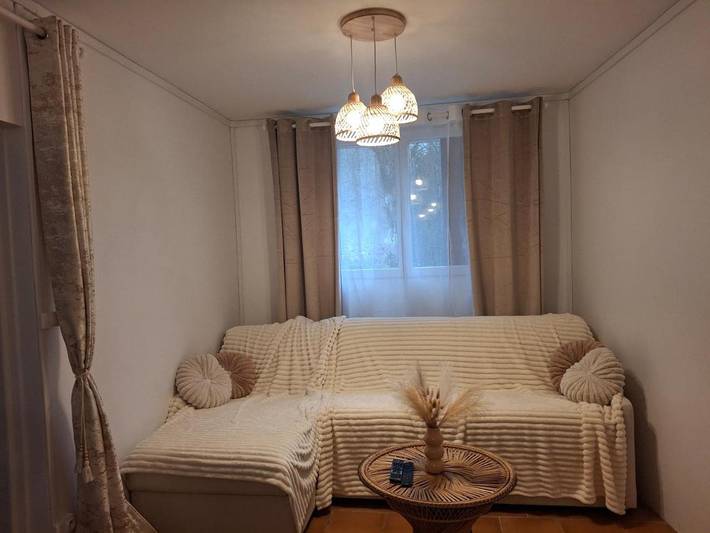 Location de vacances pour 10 personnes, avec piscine et jardin, animaux acceptés à Saint-Cyran-du-Jambot - 3