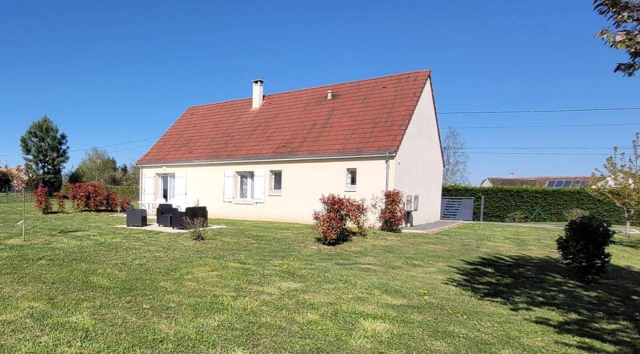 Two-Bedroom House in Ouchamps, Sologne