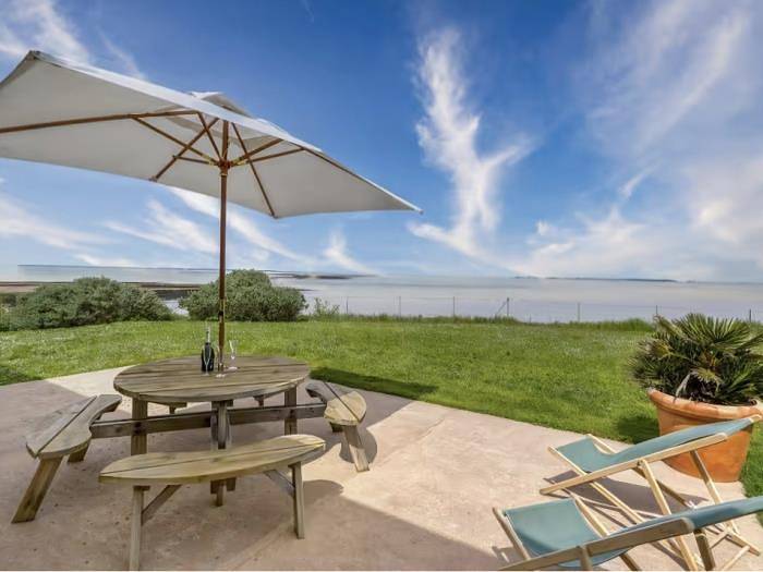 Charming villa on Île Madame, facing the ocean 3* in Île Madame, Port-des-Barques