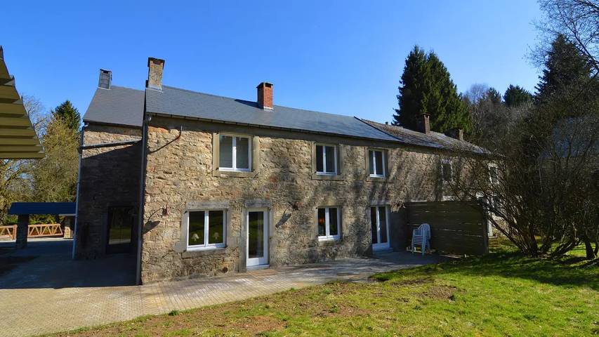 Location de vacances pour 9 personnes, avec terrasse, animaux acceptés à Couvin - 2