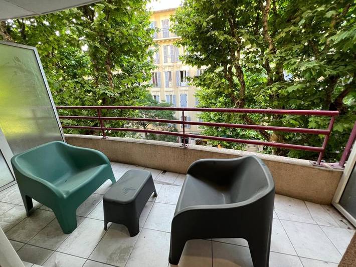 Gîte pour 2 personnes, avec terrasse dans Gare De Nice Riquier