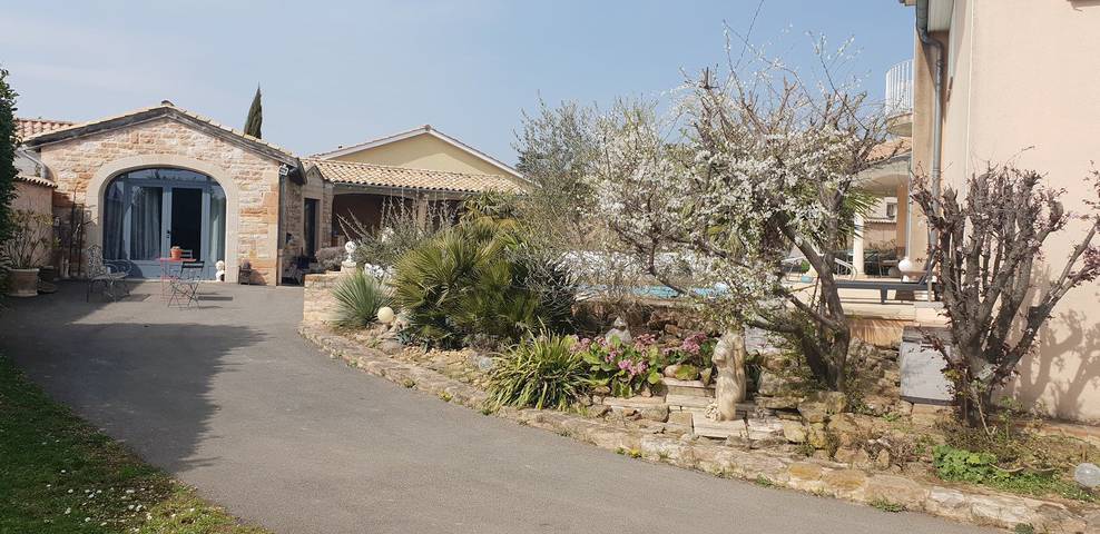 Chambre d’hôte pour 3 personnes, avec piscine et jardin dans Saône-et-Loire - 3