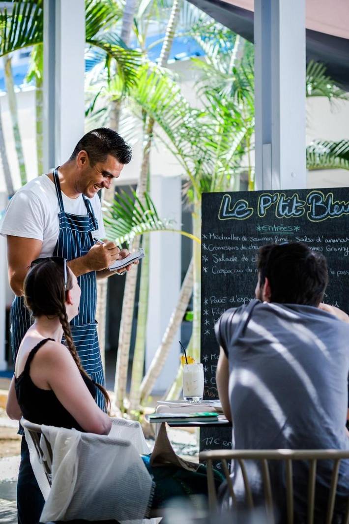 Hôtel pour 2 personnes, avec terrasse et piscine dans Saint-Gilles les Bains - 3