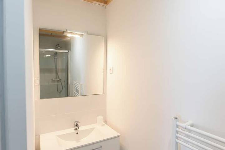 Location de vacances pour 4 personnes, avec jardin et terrasse ainsi que piscine et jacuzzi à Montamisé - 4