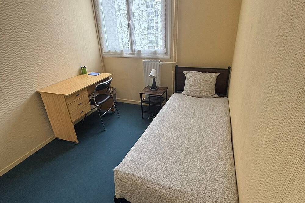 Apartamento entero, T4 35 min walk from Saint Pierre des Corps train station in Saint-Pierre-des-Corps, Región de Tours