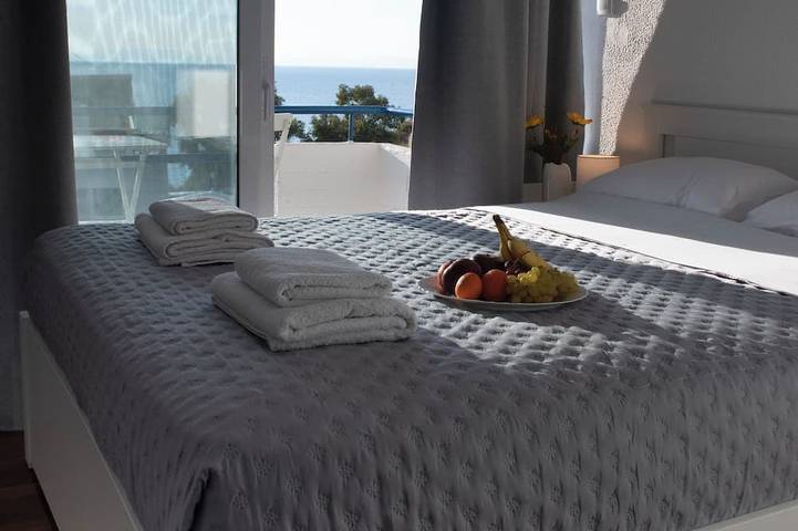 Gîte pour 5 personnes, avec balcon et jardin dans Saronida - 3