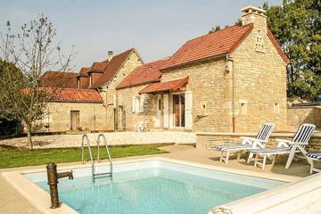 Gîte pour 7 personnes, avec jardin et terrasse à Cressensac