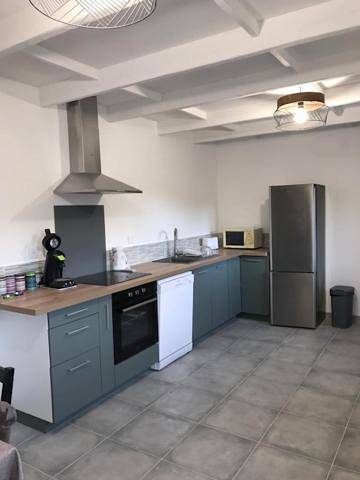 Appartement entier, One-Bedroom Apartment in Auriol, Côte méditerranéenne (France)