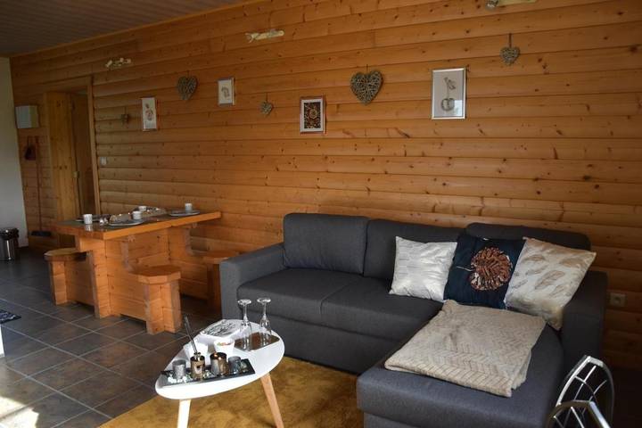 Gîte pour 3 personnes, avec vue ainsi que jardin et balcon à Sainte-Ode - 3