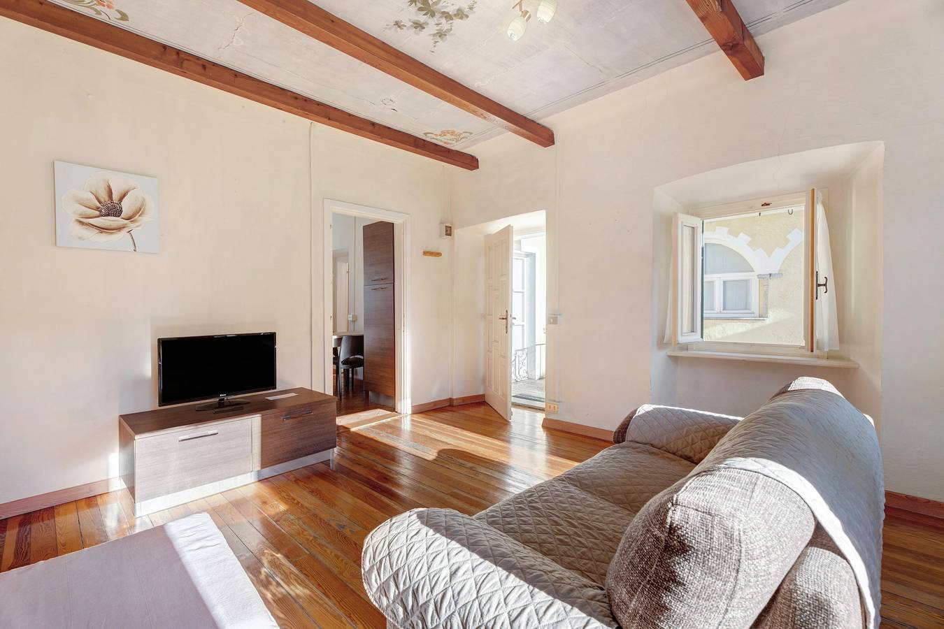 Ganze Wohnung, Ferienwohnung 'Cabianchi Foulard' Family Suite mit Seeblick, Balkon und Wlan in Orta San Giulio, Ortasee