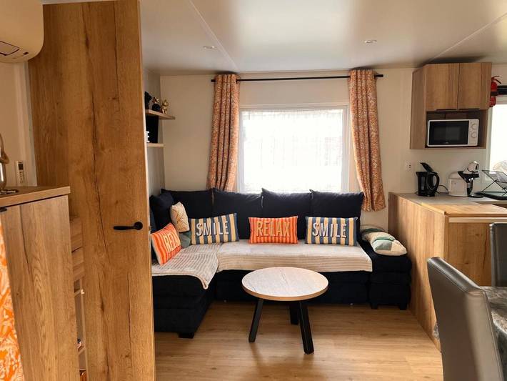 Camping pour 7 personnes, avec bassin pour enfant ainsi que terrasse et piscine à La Tremblade - 3