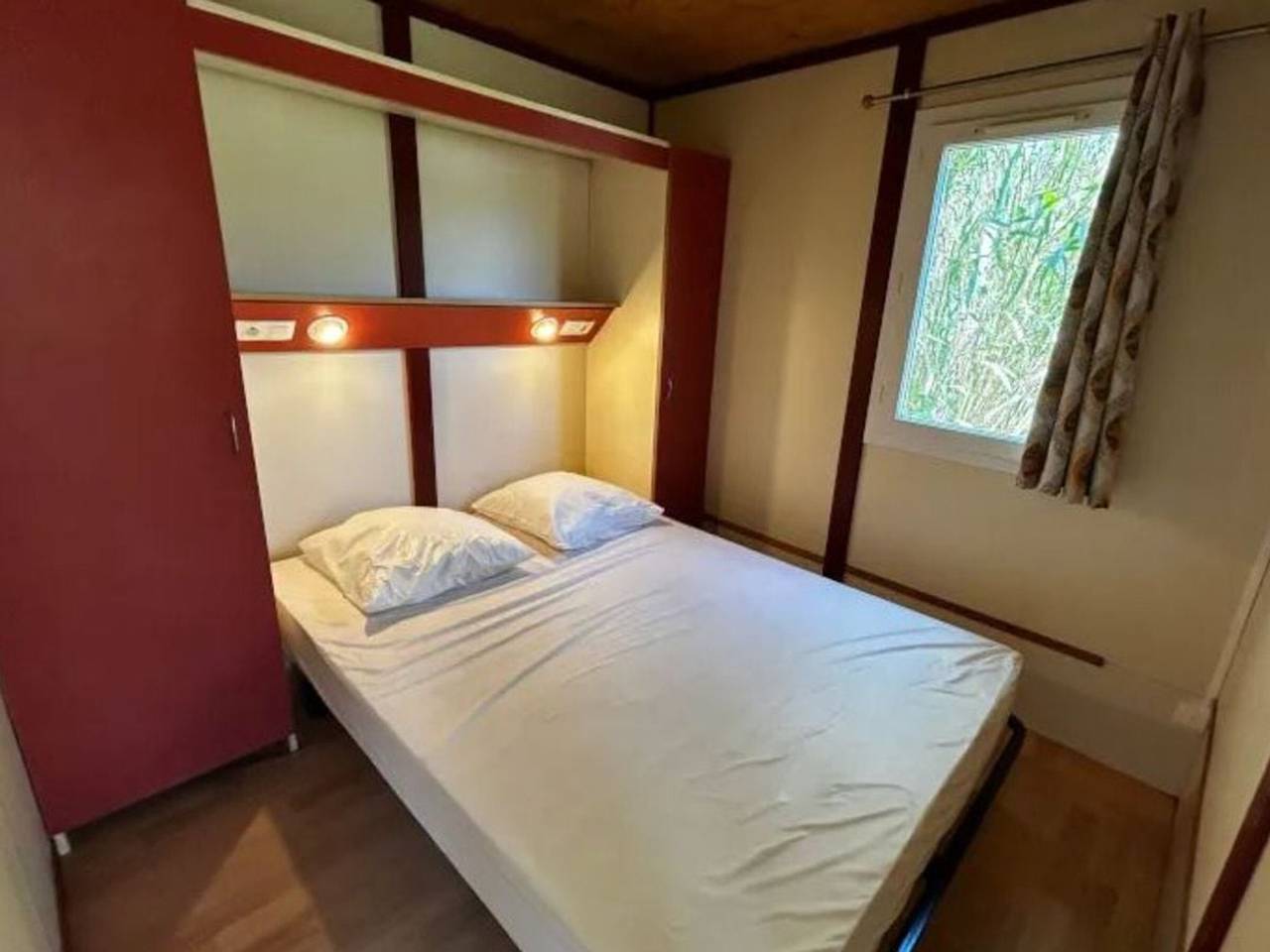 Cozy chalet with terrace - 7 guests in Lattes, Côte d'Améthyste