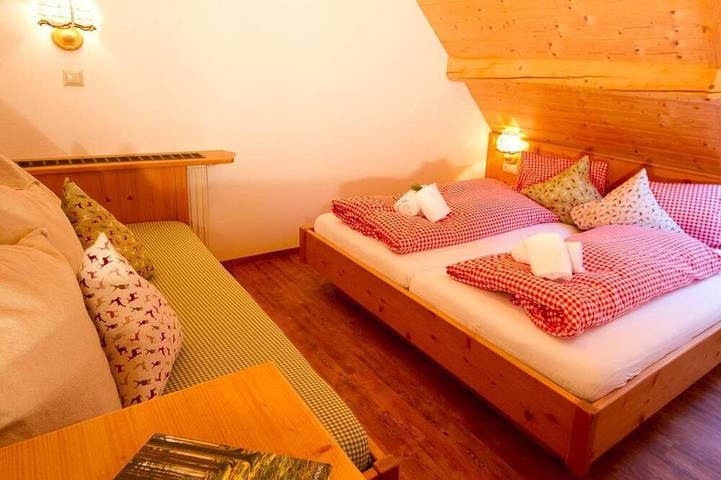 Waldhütte Seinerzeit - Almdorf Tonnerhütte in Mühlen, Lavanttaler Alpen
