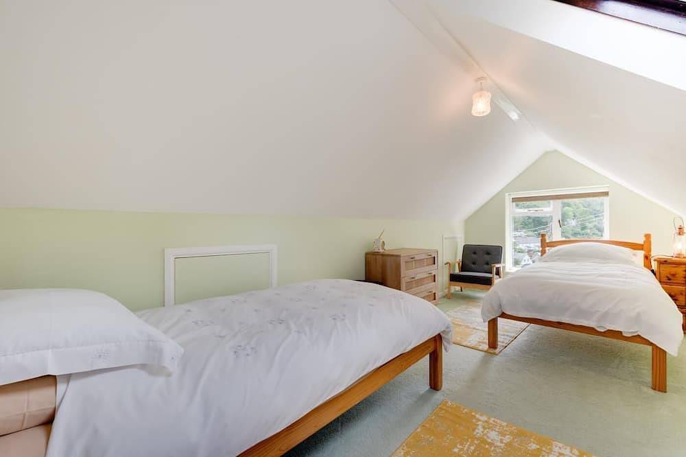Entire apartment, 2 Bed in Helford (oc-hcview) in Helford, Cornwall