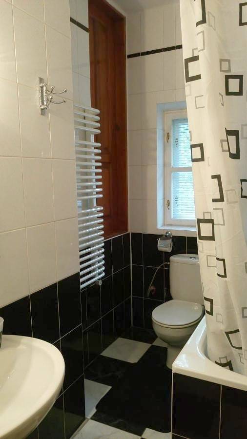 Ganze Wohnung, Apartment with courtyard in Lviv, Oblast Lemberg
