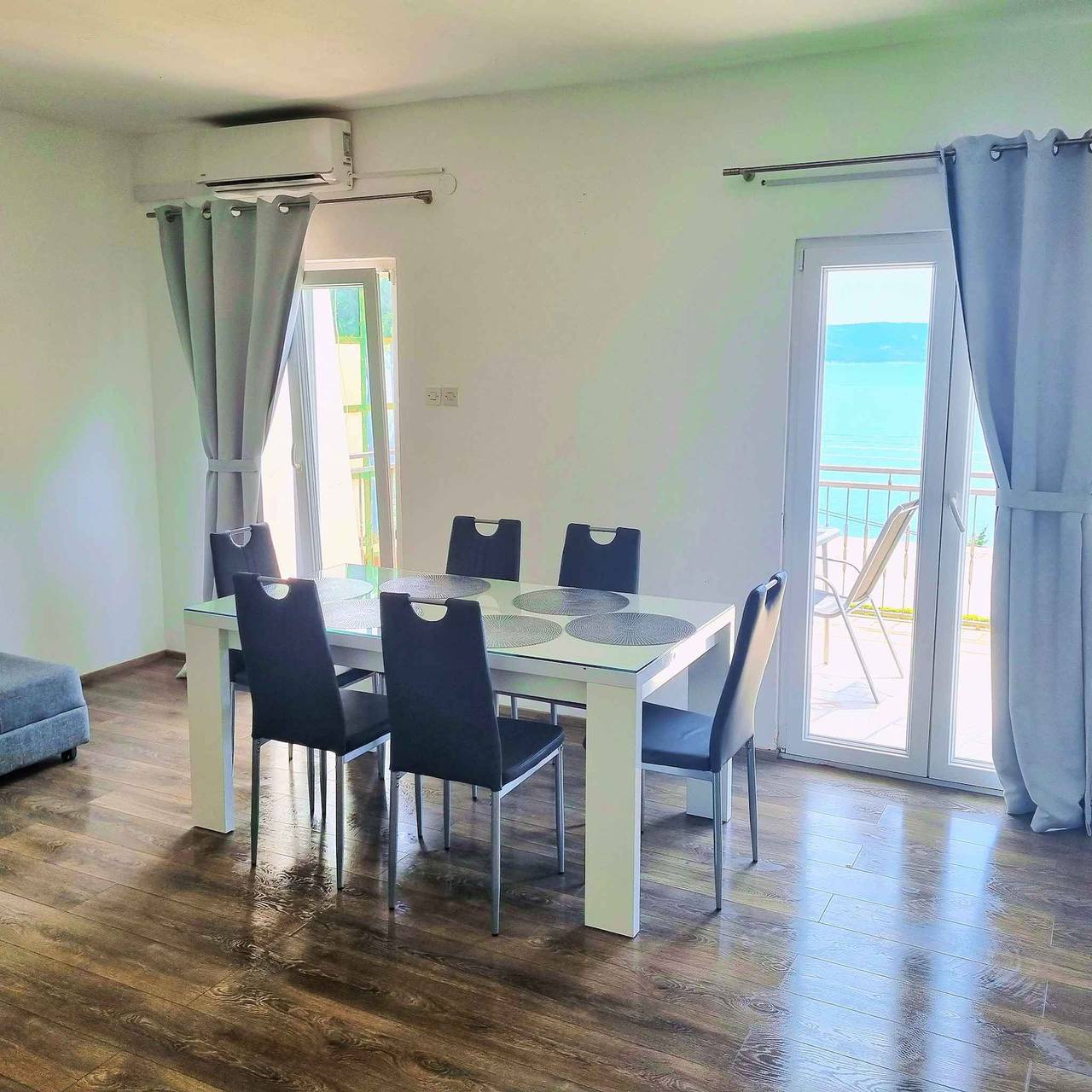 Ganze Ferienwohnung, Ferienwohnung mit Terrasse und Klimaanlage in Marusici, Split-Dalmatien