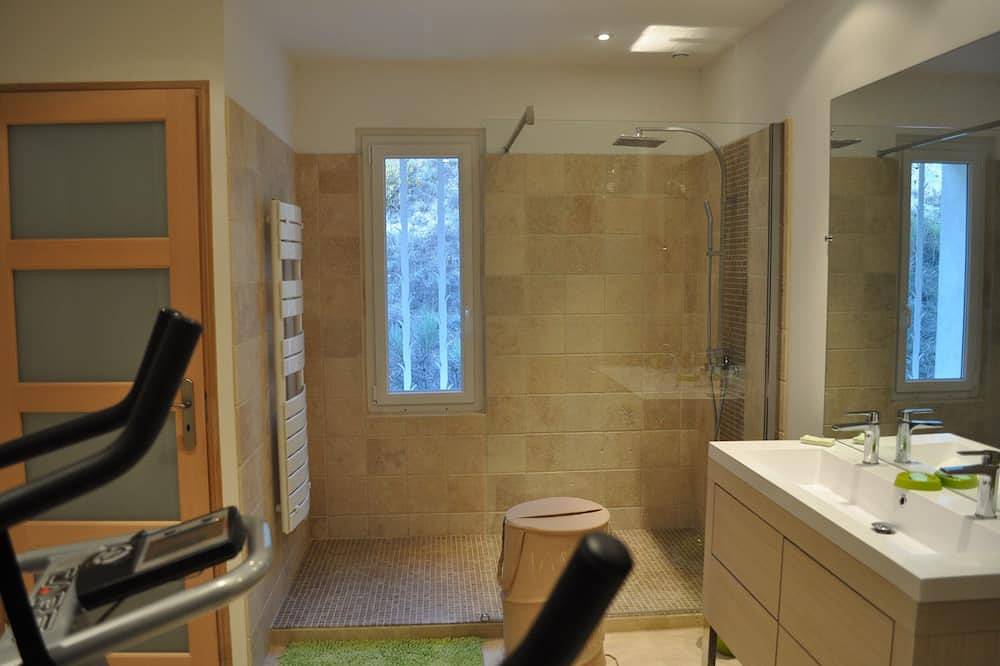 Beautiful farmhouse with pool for 12 perso the heart of the Drôme Provençale in Buis-les-Baronnies, Nyons region