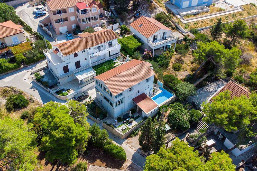 Entire apartment, House Monarch - 2nd Floor Apartment in Sutivan, Brac
