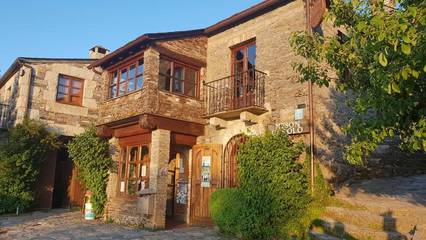 Maison d’hôte pour 2 personnes, avec terrasse dans O Cebreiro