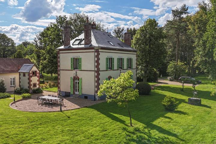 Gîte pour 11 personnes, avec Terrasse et Jardin