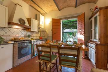 Agriturismo per 4 Persone in Peccioli, Pisa e dintorni, Foto 2