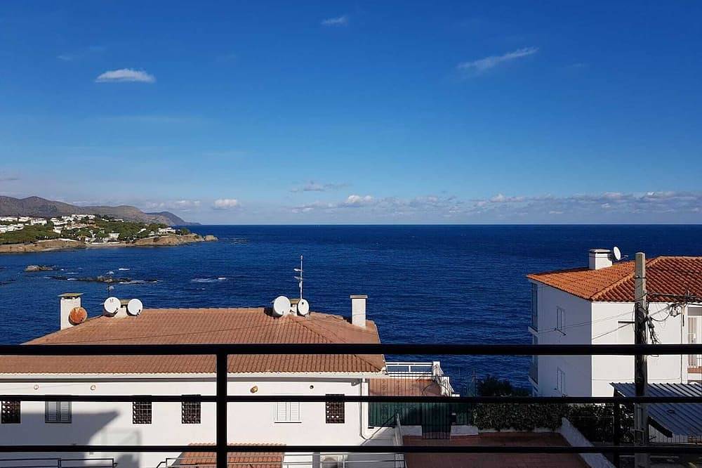 Ganze Wohnung, Apartment sea view 2 bedrooms large terrace 400m from the beach Cau del Llop in Llanca, Naturpark Cap de Creus
