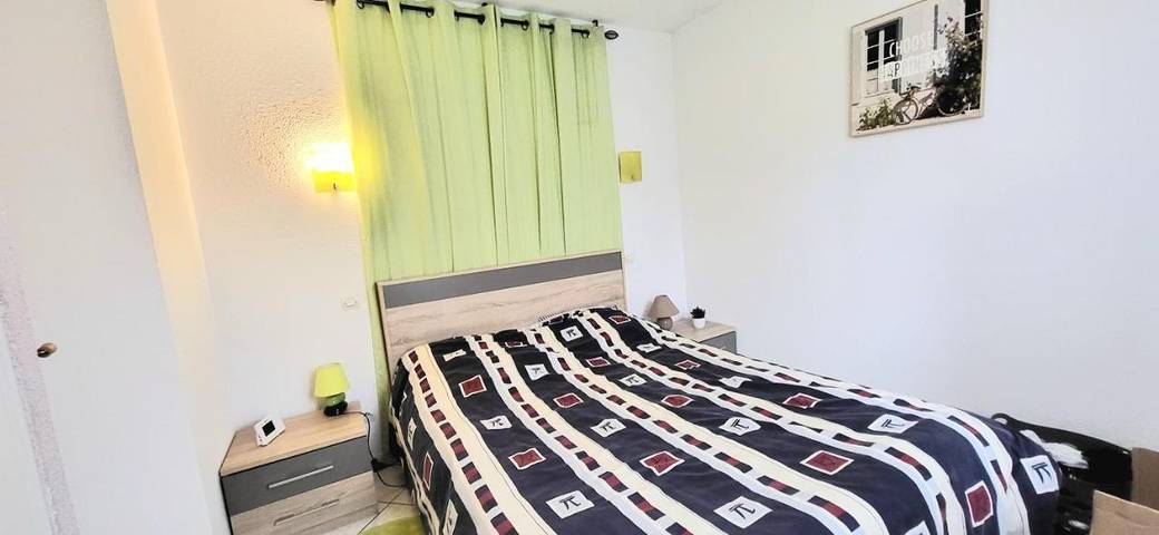 Location de vacances pour 2 personnes, avec Terrasse ainsi que Jardin et Vue à Ozillac