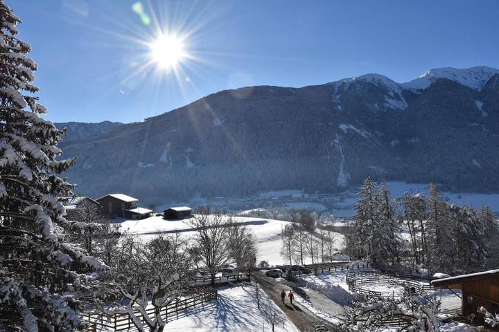 Chalet für 4 Personen, mit Garten und Sauna sowie Ausblick und Pool in Südtirol