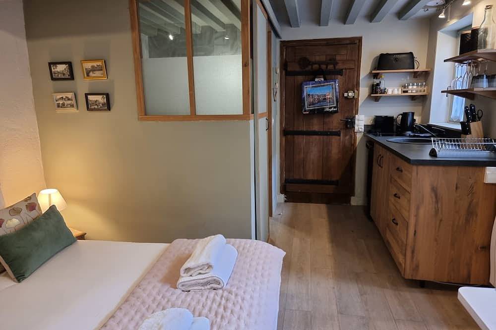 Geheel appartement, La Suite Saint Jean | Knus voor twee met haard | Centrum van Honfleur in Honfleur, Lisieux en omgeving