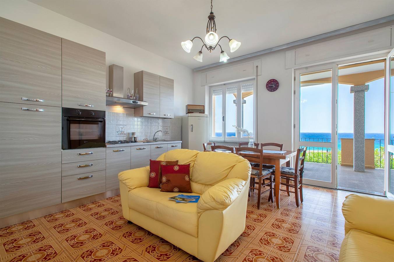 Appartamento intero, Appartamento 'Family Beach' con vista mare e terrazza privata in Lu Bagnu, Castelsardo