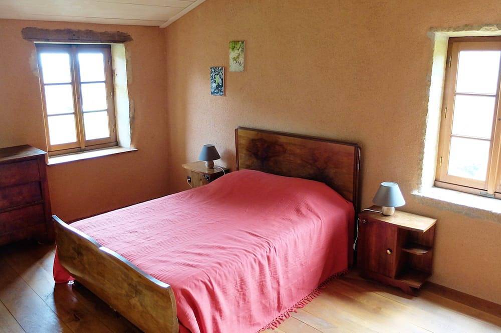 Ancienne ferme en pierre, rénovée avec goût, au cœur des monts du Lyonnais in Saint-Martin-en-Haut, Lyon et ses environs