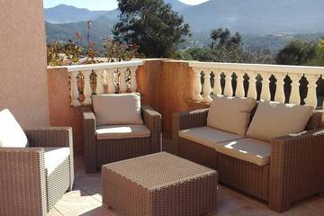 Gîte pour 4 personnes, avec terrasse à Bastelicaccia